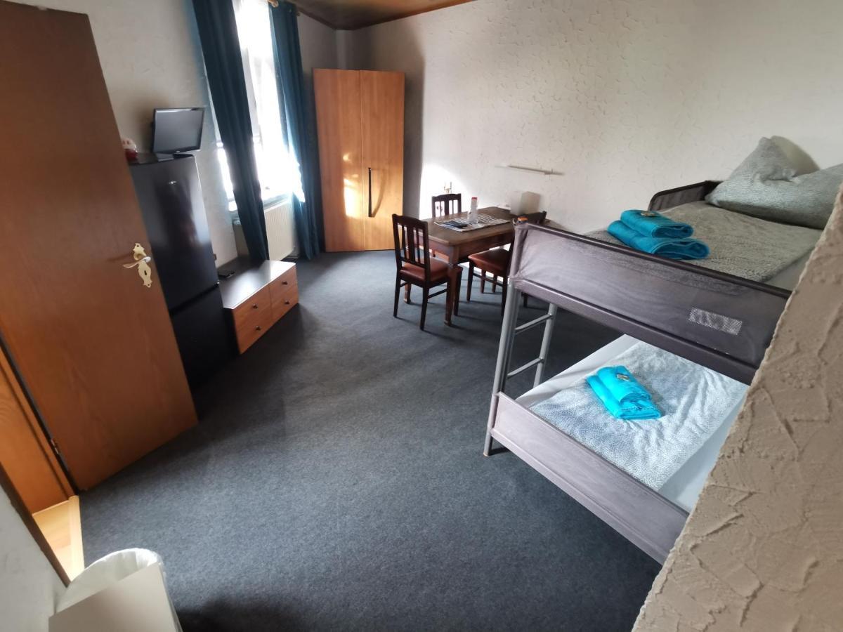Pension Landgasthof - Iva Гаслох Екстер'єр фото